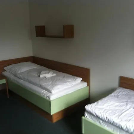 City Hostel Putbus ホステル *